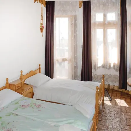 Holiday home Nine-bedroom Holiday In Galata