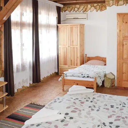 Holiday home Nine-bedroom Holiday In Galata